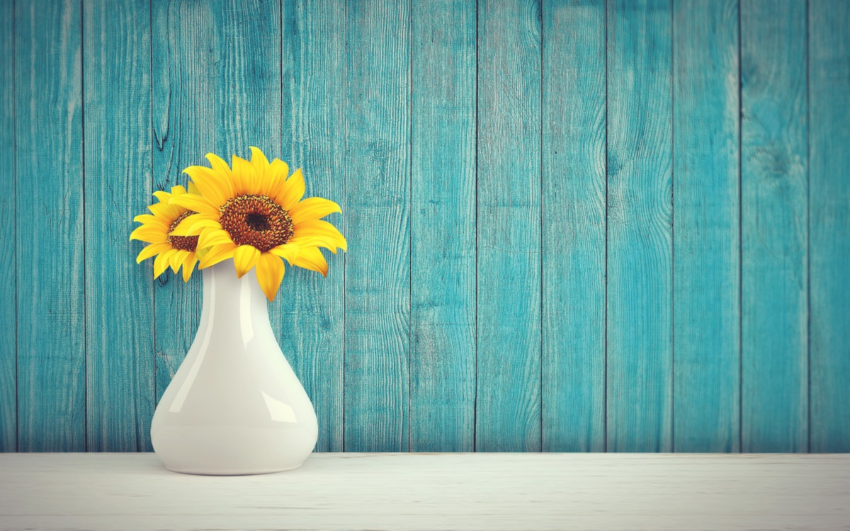 background_girasoli_vaso_legno.jpg